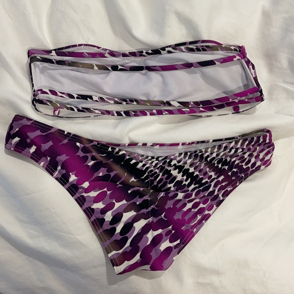Bikini Set - Picture 2 of 2